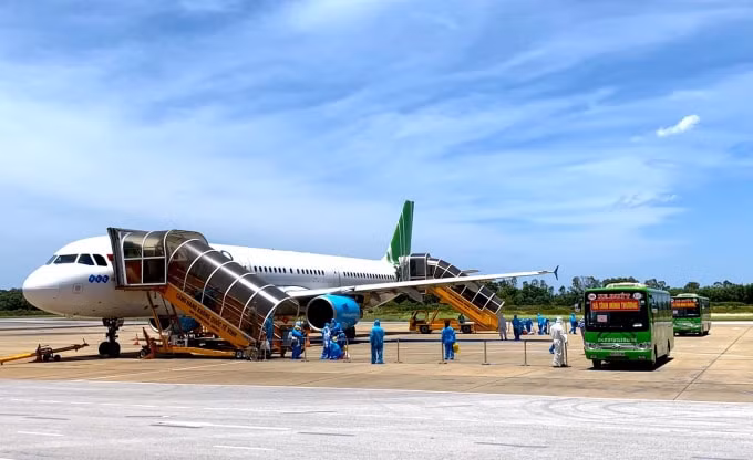 Thời gian qua, các hãng hàng không đã thực hiện nhiều chuyến bay đặc biệt đưa công dân gặp khó khăn do dịch bệnh Covid-19 tại các tỉnh thành phía Nam hồi hương.