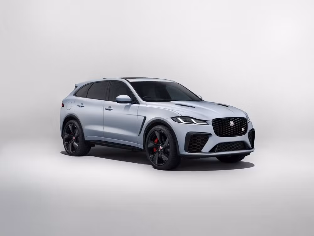 Phiên bản đặc biệt F-Pace R-Dynamic Black vừa được Jaguar giới thiệu với nhiều chi tiết màu đen độc đáo cùng nhiều trang bị công nghệ mạnh mẽ. Ảnh: Jaguar
