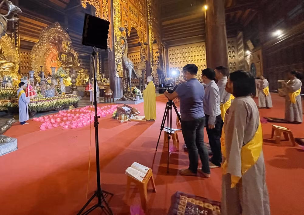 Chương trình giao lưu đặc biệt tháng 8 trên kênh VTV2: Ý niệm yêu thương, phát sóng ngày 21/8.