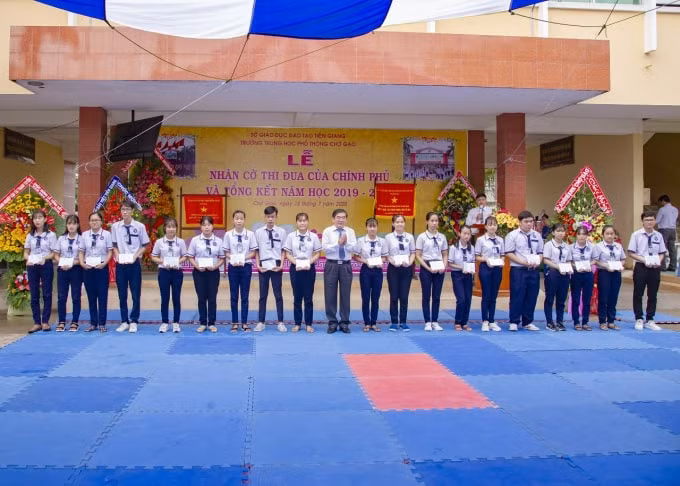Trường THPT Chợ Gạo nhiều năm liền có tỉ lệ học sinh đỗ tốt nghiệp THPT 100%.