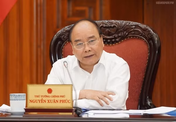Thủ tướng Nguyễn Xuân Phúc chủ trì cuộc họp. Ảnh: VGP
