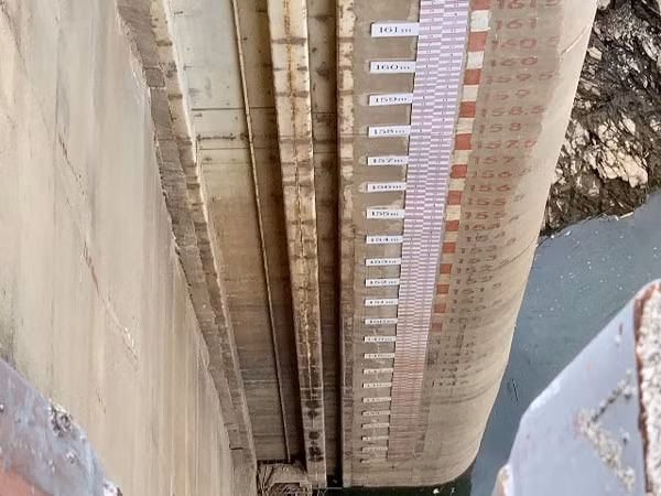 Mức nước hồ Thủy điện Sông Tranh 2 đã xuống dưới mức nước chết (Ảnh TL)