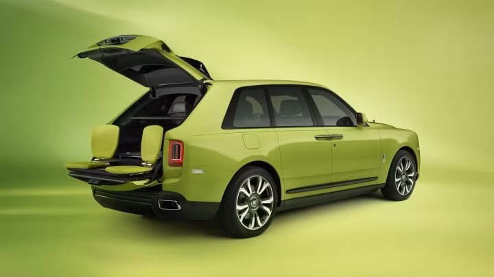 rolls royce ra mat phien ban cullinan inspired by fashion hinh 2