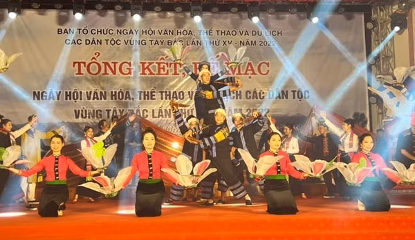 yen bai dang cai ngay hoi vhttdl cac dan toc vung tay bac lan thu xvi hinh 6
