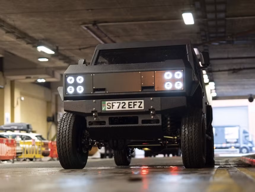 suv dien munro mk 1 ra mat voi dang xe quan su hinh 4