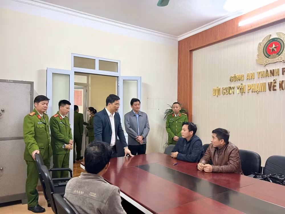 bat 8 doi tuong ep no mot phu nu 25 ty dong vi gioi thieu nguoi khac vay tien hinh 2