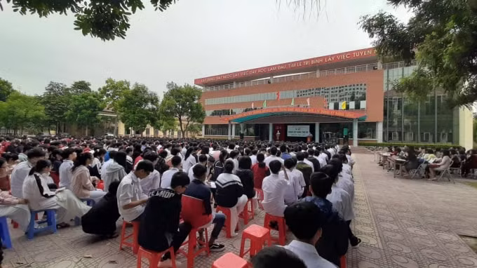 THPT Chuyên Bắc Giang.