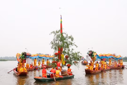 Nghi lễ rước nước linh thiêng tại Lễ hội Hoa Lư năm 2026
