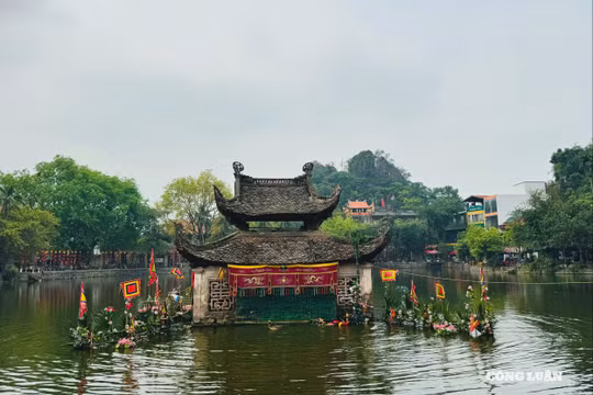 Đặc sắc nghệ thuật múa rối nước tại Lễ hội Chùa Thầy
