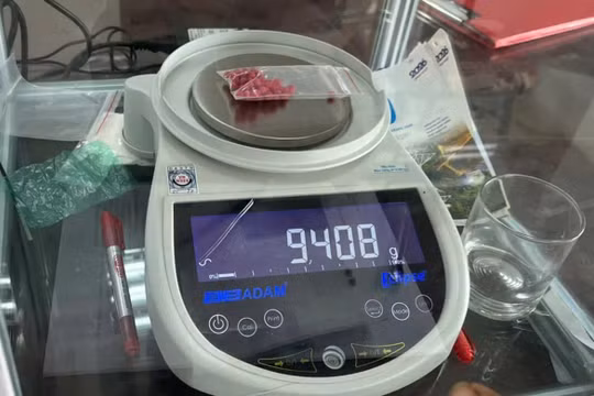 Lào Cai: Bắt giữ 3 đối tượng tàng trữ, mua bán và tổ chức sử dụng trái phép chất ma túy