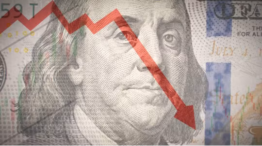 Lý do đồng USD bất ngờ lao dốc