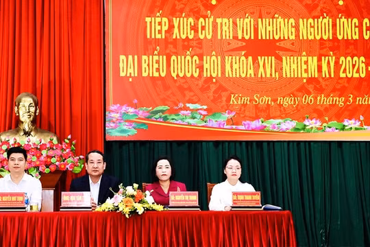 Các ứng cử viên đại biểu Quốc hội khóa XVI tiếp xúc cử tri tại Ninh Bình
