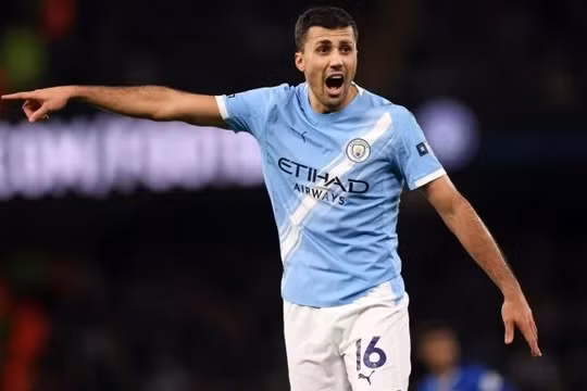 Rodri tỏa sáng ngày tái xuất, Man City vẫn bị Chelsea cầm chân tại Etihad