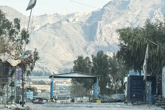 Xung đột Nam Á leo thang: Afghanistan tấn công quy mô lớn căn cứ Pakistan