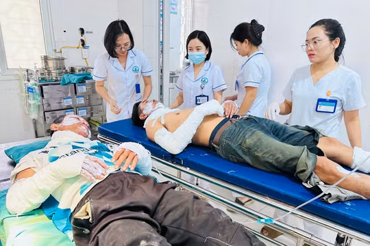 Bỏng nặng vì thui thịt chó bằng gas, lấy xăng chữa vết thương