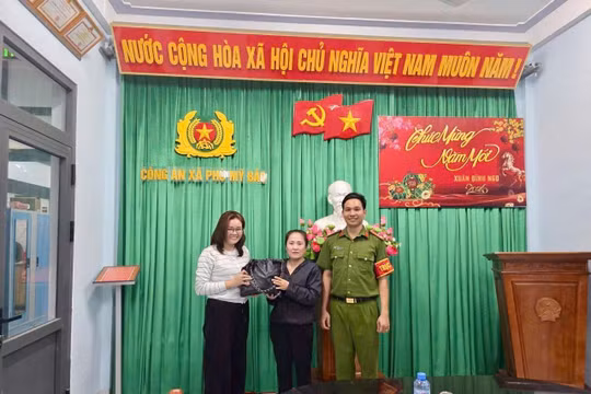 Gia Lai: Đến Công an xã trình báo, nhờ hỗ trợ sau khi nhặt được gần 40 triệu đồng