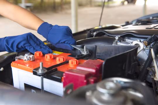 3 cách kéo dài tuổi thọ ắc quy ô tô