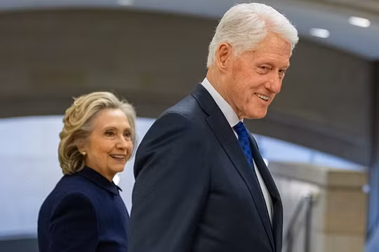 Vợ chồng cựu Tổng thống Clinton ra điều trần trong vụ Epstein