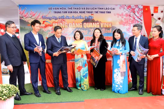 Lào Cai khai mạc Hội báo Xuân 2026, trưng bày hơn 1.000 ấn phẩm