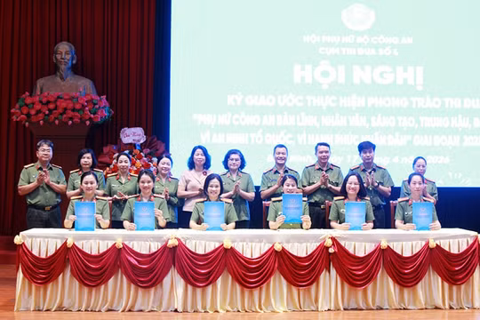 Phụ nữ Công an 6 tỉnh ký giao ước thi đua, đẩy mạnh phong trào “Ba nhất”