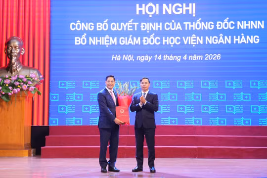 Thống đốc Ngân hàng Nhà nước Việt Nam trao Quyết định bổ nhiệm Giám đốc Học viện Ngân hàng