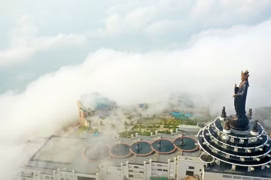 Kiểm soát chặt vào rừng, cảnh báo nguy cơ cháy nổ tại núi Bà Đen