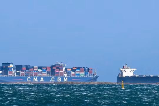 Tàu Pháp đầu tiên đi qua eo biển Hormuz kể từ xung đột