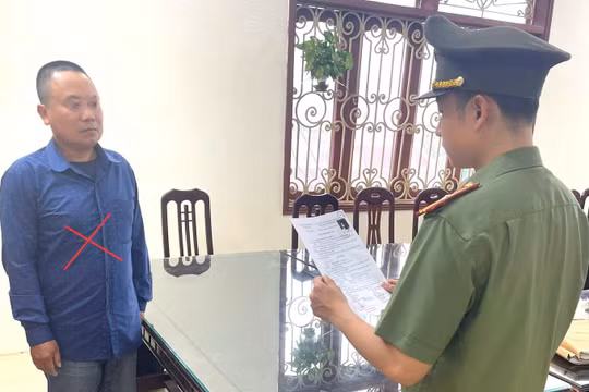 Lừa "chạy biên chế" chiếm đoạt hơn 1 tỷ đồng, đối tượng ra đầu thú sau 9 năm bỏ trốn