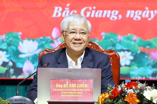 Phó Chủ tịch Thường trực Quốc hội Đỗ Văn Chiến tiếp xúc cử tri tại Bắc Ninh