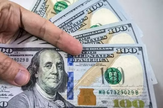 Đô la rơi tự do trước quyết định của Fed, euro và bảng Anh hạ nhiệt