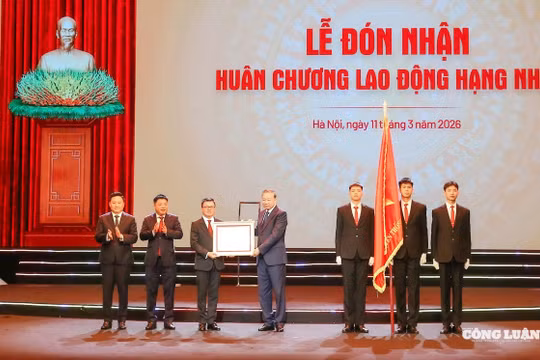 Kỷ niệm 75 năm Ngày Báo Nhân Dân ra số đầu tiên: Khẳng định vai trò ngọn cờ chính trị – tư tưởng của Đảng trên mặt trận báo chí