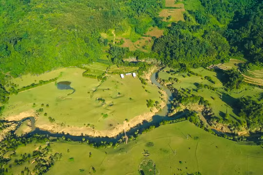Bãi Tình - Sân golf tự nhiên độc đáo có 1-0-2 giữa non nước Cao Bằng