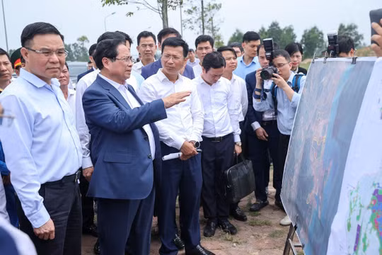 Thủ tướng: Xây dựng kho dự trữ xăng dầu chiến lược, triển khai trong trường hợp khẩn cấp