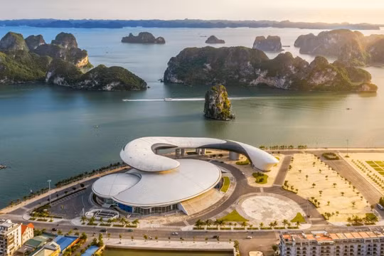 Phát động cuộc thi ảnh, video clip 'Quảng Ninh khát vọng vươn mình cùng đất nước'