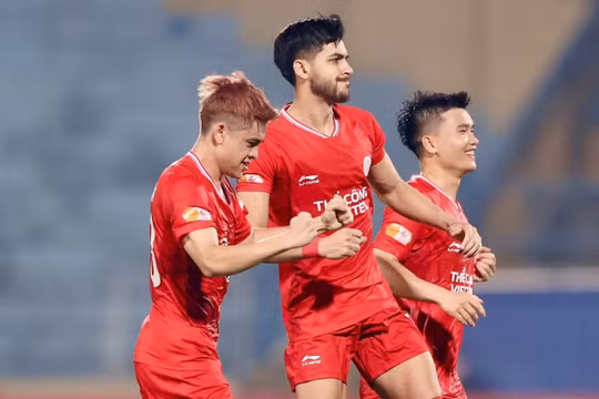 Thể Công Viettel thắng tối thiểu Hà Nội FC, vươn lên ngôi nhì V.League