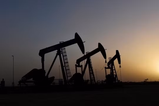 Giá xăng dầu hôm nay 1/1: Dầu thế giới giảm 20% trong năm 2025, giá trong nước hạ nhiệt