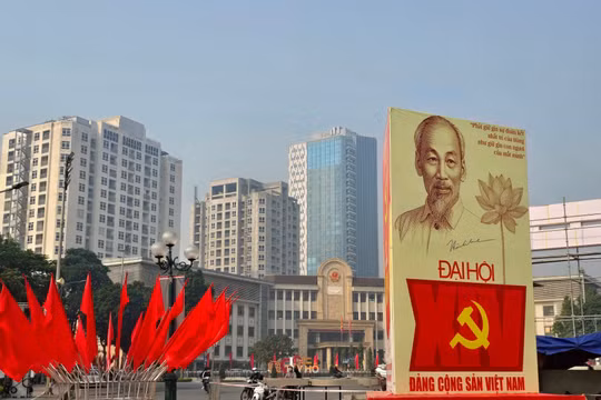 Hà Nội rực rỡ đón chào Đại hội Đảng XIV: Không khí hân hoan lan tỏa từ trung tâm Ba Đình đến xã đảo Minh Châu