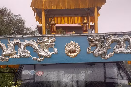 TP Huế: Xe 'rồng' không đăng kiểm vẫn ngang nhiên hoạt động
