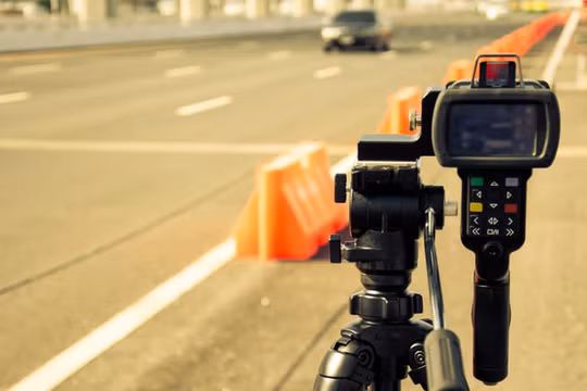 Camera tốc độ đo vận tốc xe chính xác như thế nào?