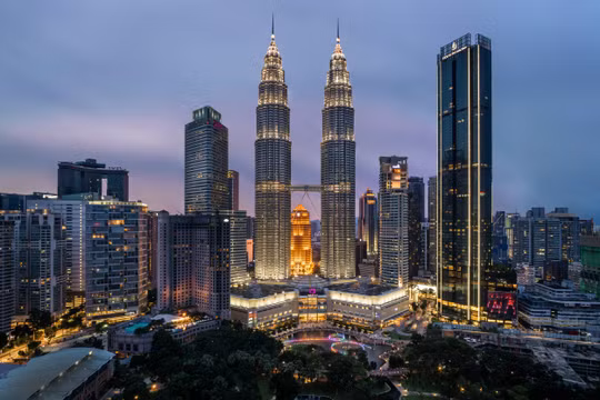 Malaysia áp dụng làm việc tại nhà để tiết kiệm năng lượng