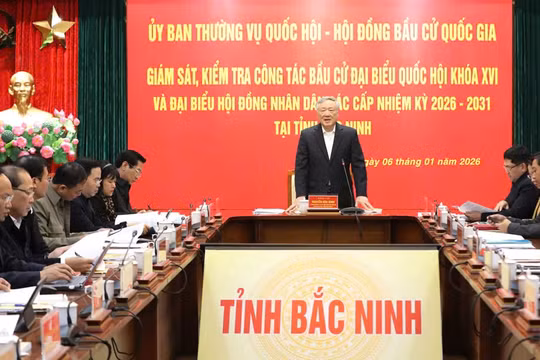 Phó Thủ tướng Thường trực Chính phủ Nguyễn Hòa Bình kiểm tra, giám sát công tác chuẩn bị bầu cử tại Bắc Ninh