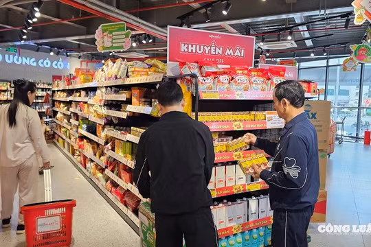 Mùng 2 Tết, thị trường 'thức giấc' sau ngày đầu năm trầm lắng