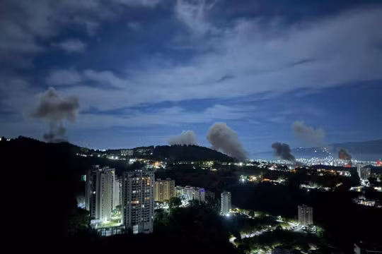 Venezuela ban bố tình trạng khẩn cấp quốc gia khi thủ đô bị tấn công trong đêm