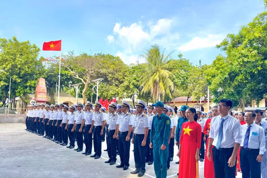 Tác nghiệp ngày bầu cử: Từ miền núi, làng chài đến đảo xa