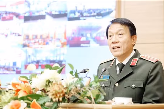 Đại tướng Lương Tam Quang tiếp xúc với cử tri tỉnh Hưng Yên