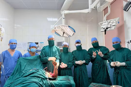 Chạy đua “giờ vàng” nối thành công cánh tay bị đứt lìa