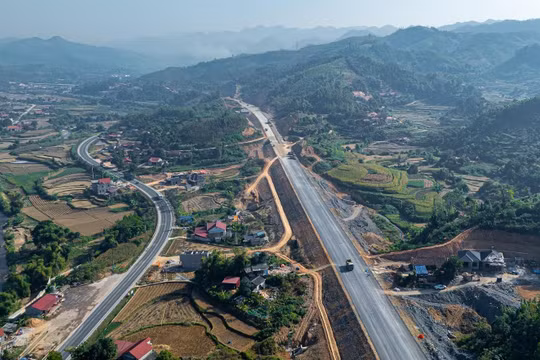 Khai thác tạm một phần cao tốc Hữu Nghị - Chi Lăng