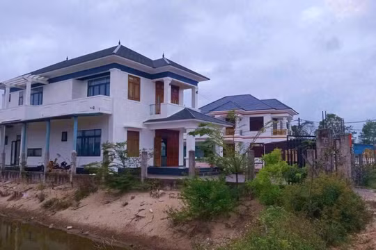 Những ngôi nhà tiền tỷ viết nên giấc mơ ở vùng bãi ngang ven biển Cửa Việt