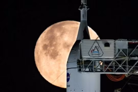 NASA hoãn đưa người lên Mặt trăng vì sự cố rò rỉ nhiên liệu