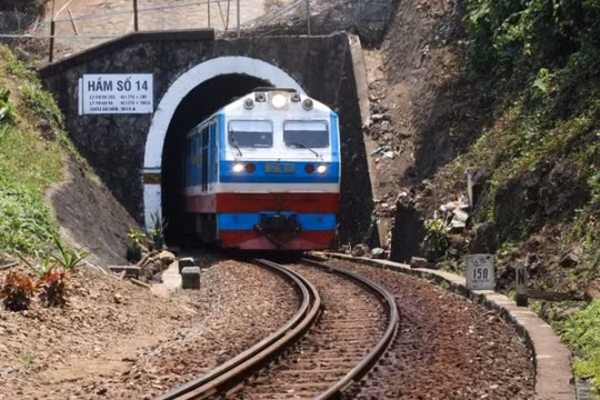 Khẩn trương hoàn thiện tiêu chuẩn, quy chuẩn đường sắt trước 10/4/2026